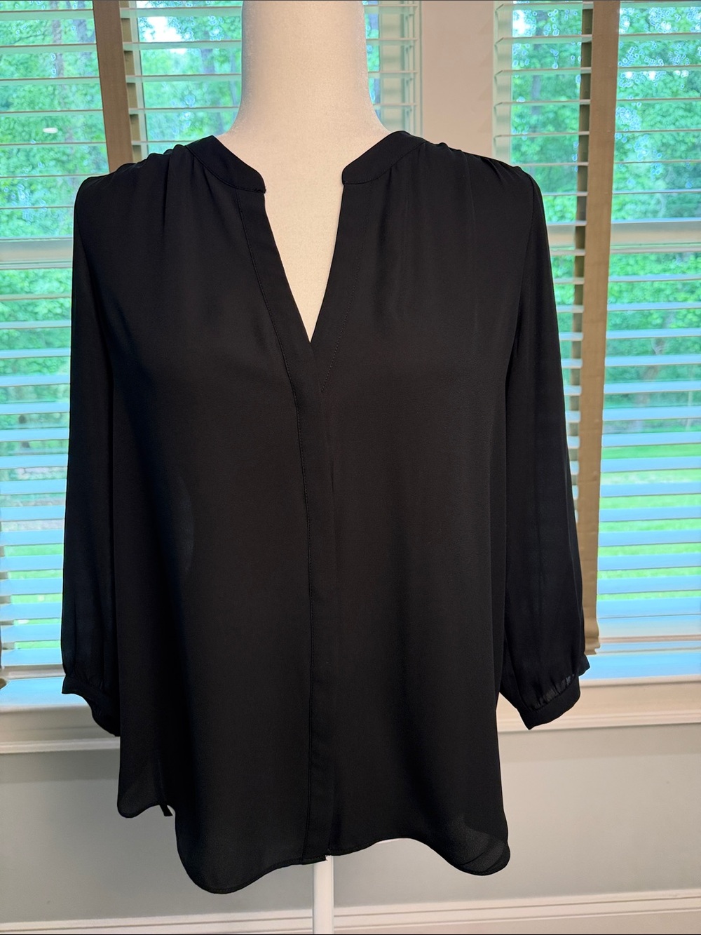 NYDJ Black V-Neck 3/4 Sleeve Blouse. Size Small Petite/SP.